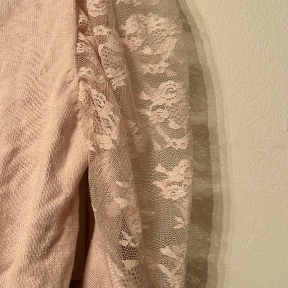 Isabella Rodriguez taps - Picture 2 of 6